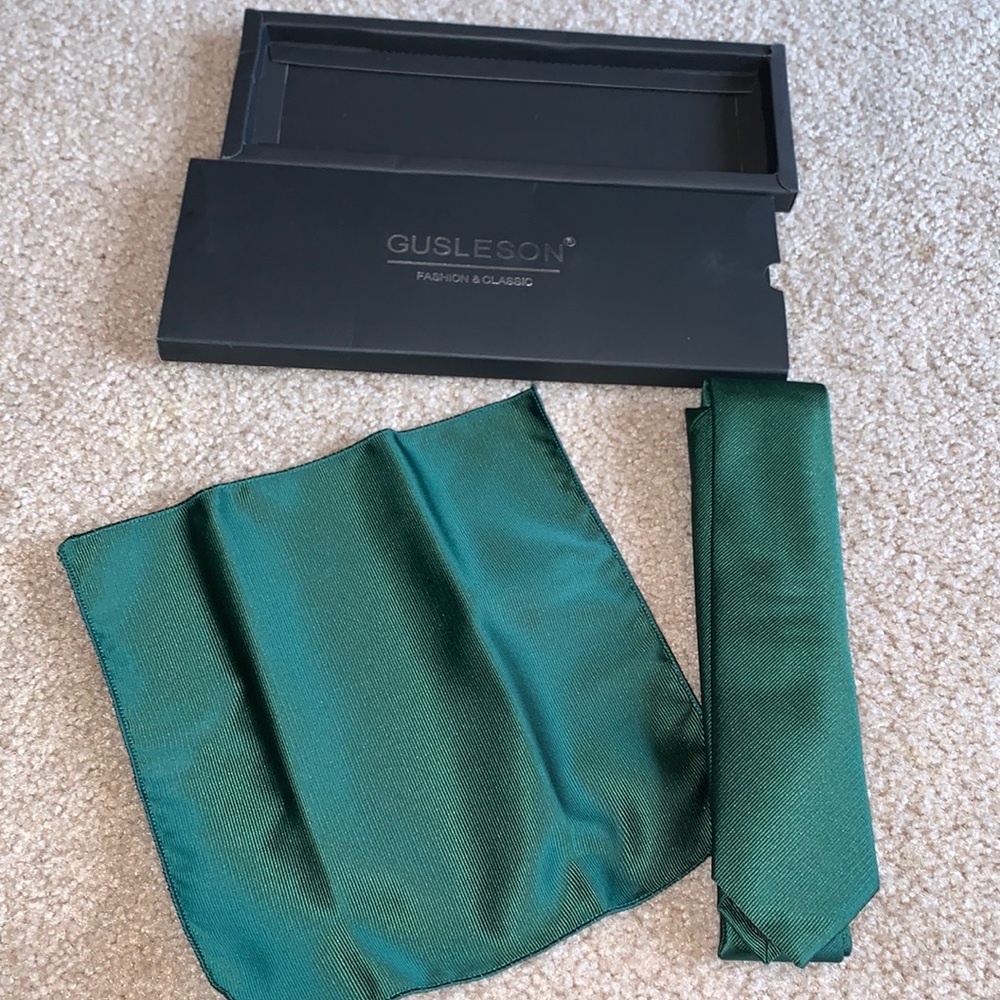 Solid Dark Green Tie and Square Set